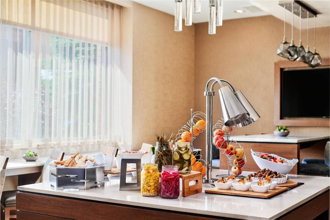 Cleveland Marriott East 3*