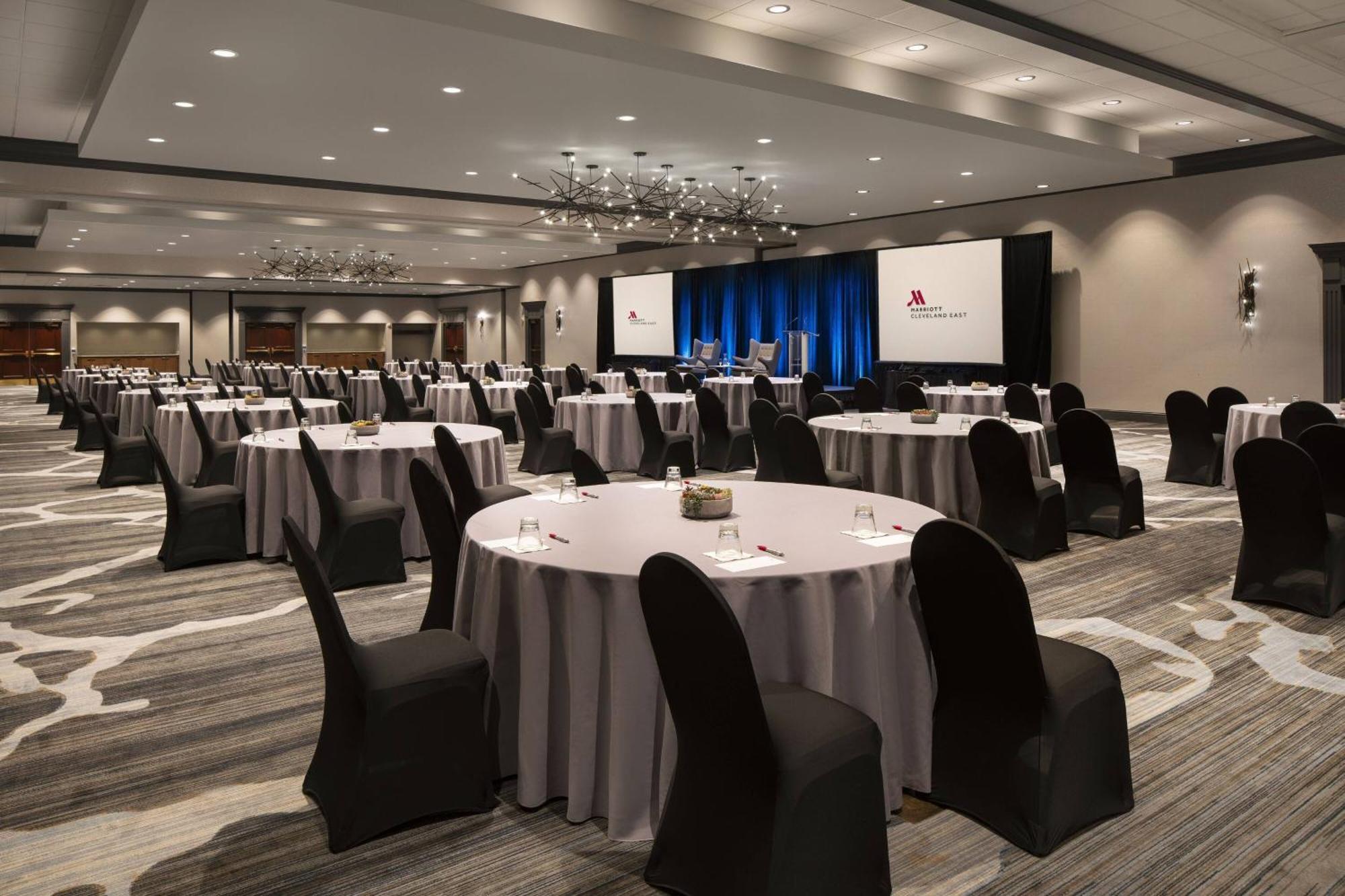 Cleveland Marriott East 3*
