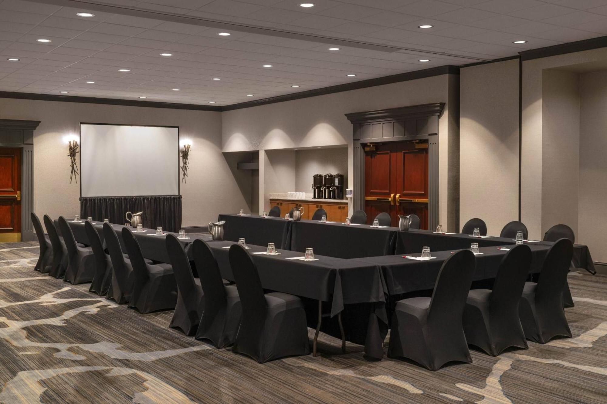Cleveland Marriott East Hotel