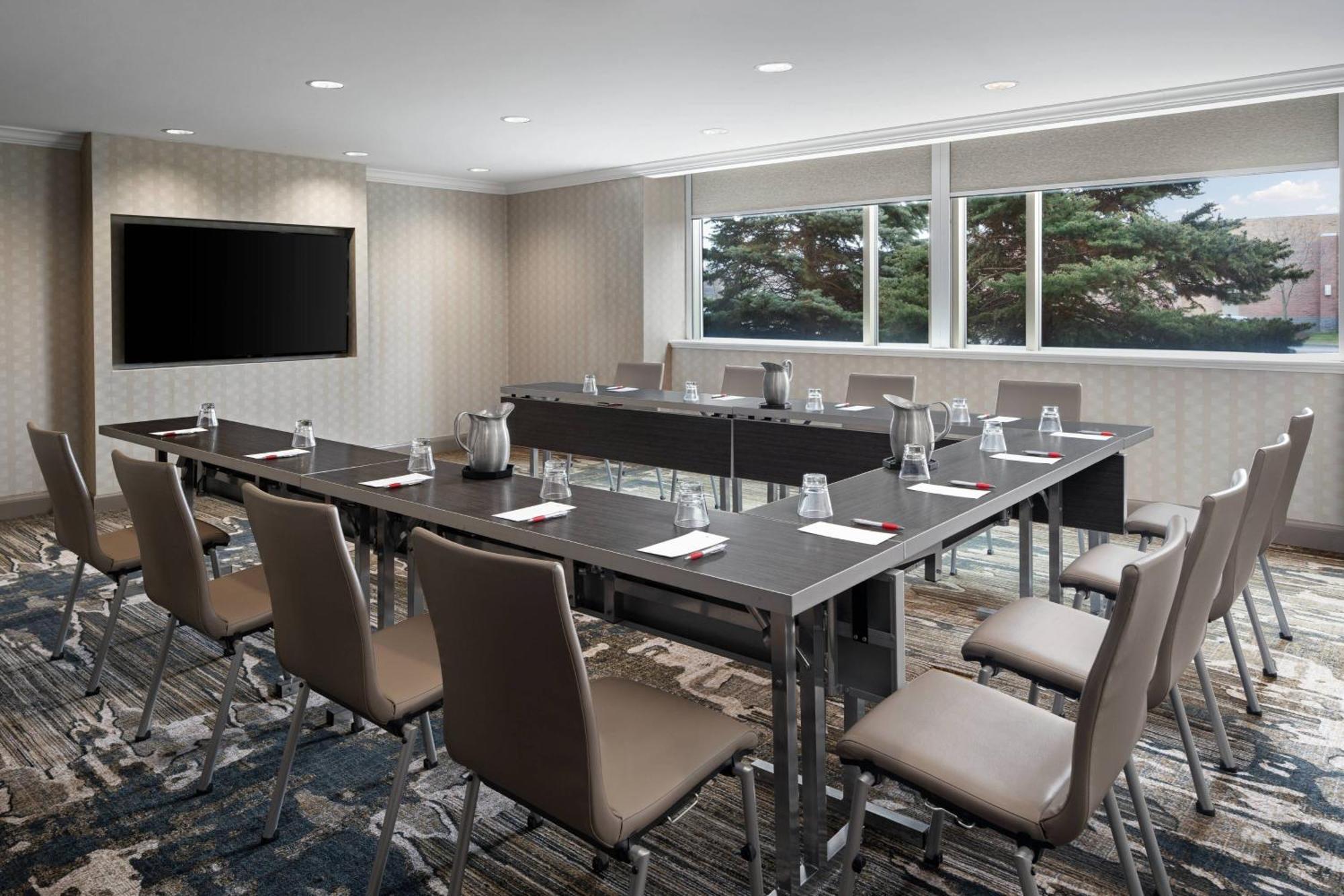 Cleveland Marriott East Hotel 3*
