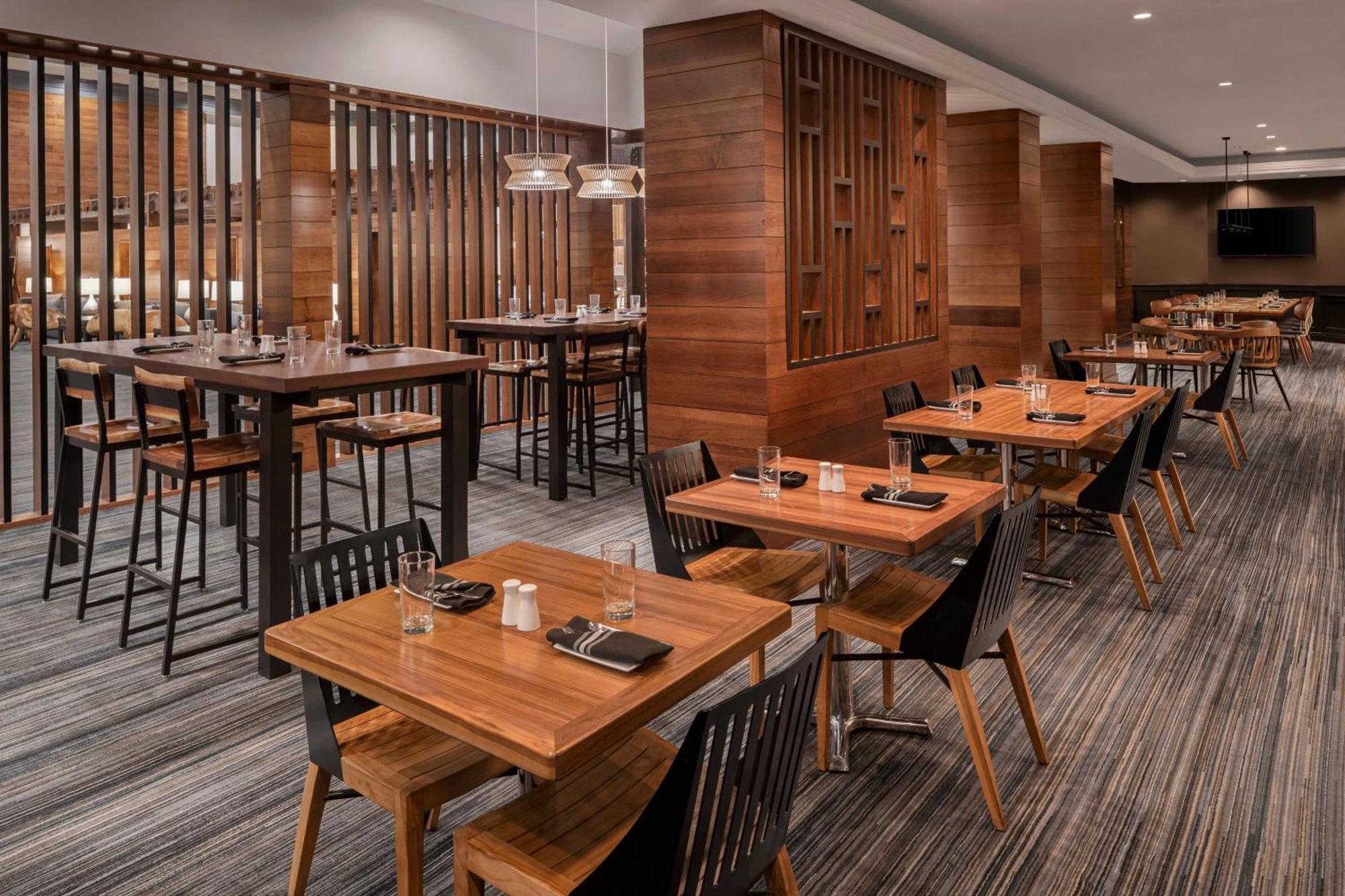 Hotel Cleveland Marriott East 3*